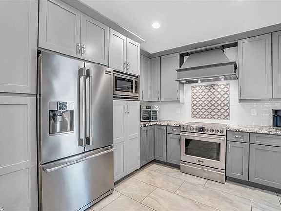3rd image of 4227 SW 21st PL