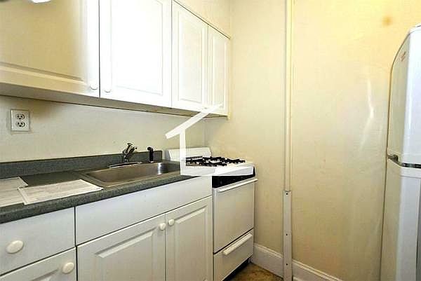 2nd image of 1615 Commonwealth Ave #_0019