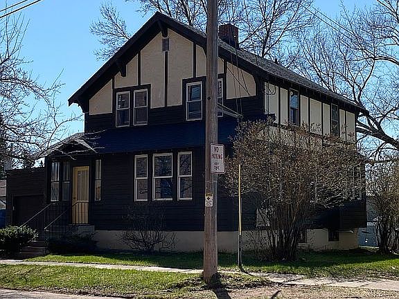3rd image of 205 Hibbert St