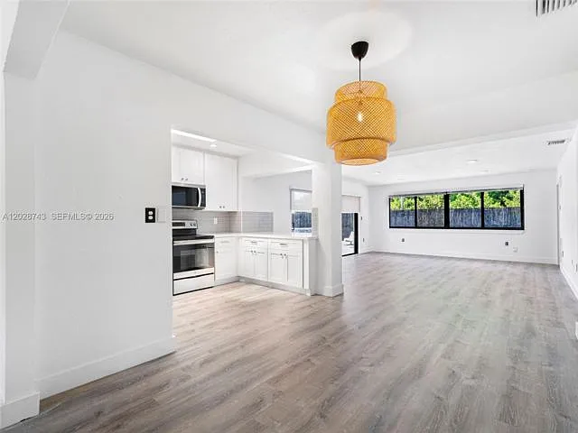 1700 SW 64th Ave — Photo 18