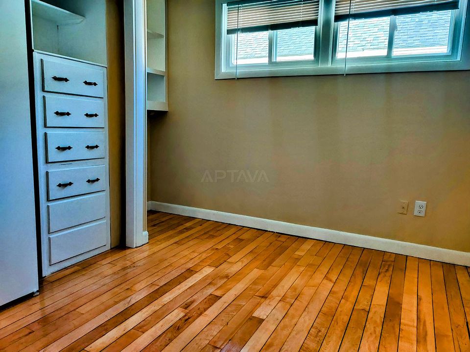 1st image of 58 Stanley Ave #2