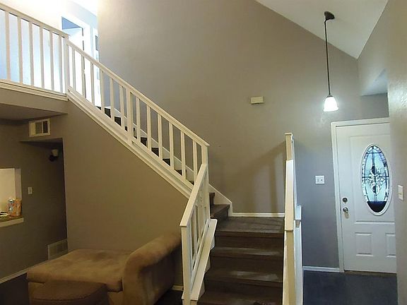 3rd image of 9336 Dumfries Dr