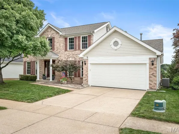 1404 Summerpoint Ln, Fenton, MO 63026
