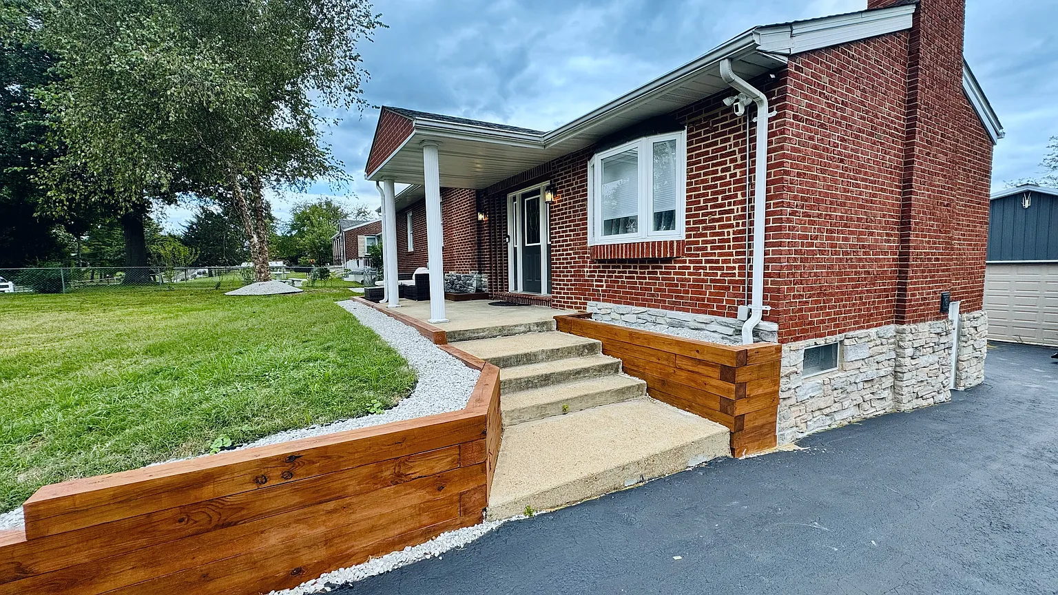 3201 Berview Ln photo 1