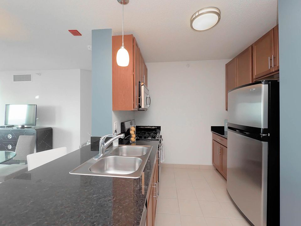 1st image of 552 W Kinzie St #W3008