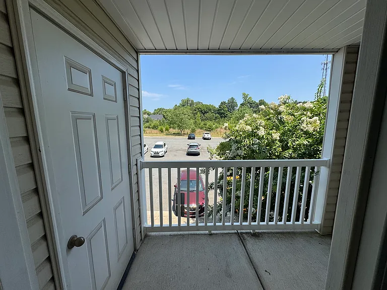1380 Hertiage Pointe #201 — Photo 5