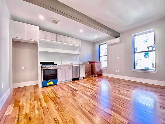 2nd image of 245 Sullivan Pl #D8k