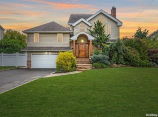 2052 Byron Rd, Merrick, NY 11566