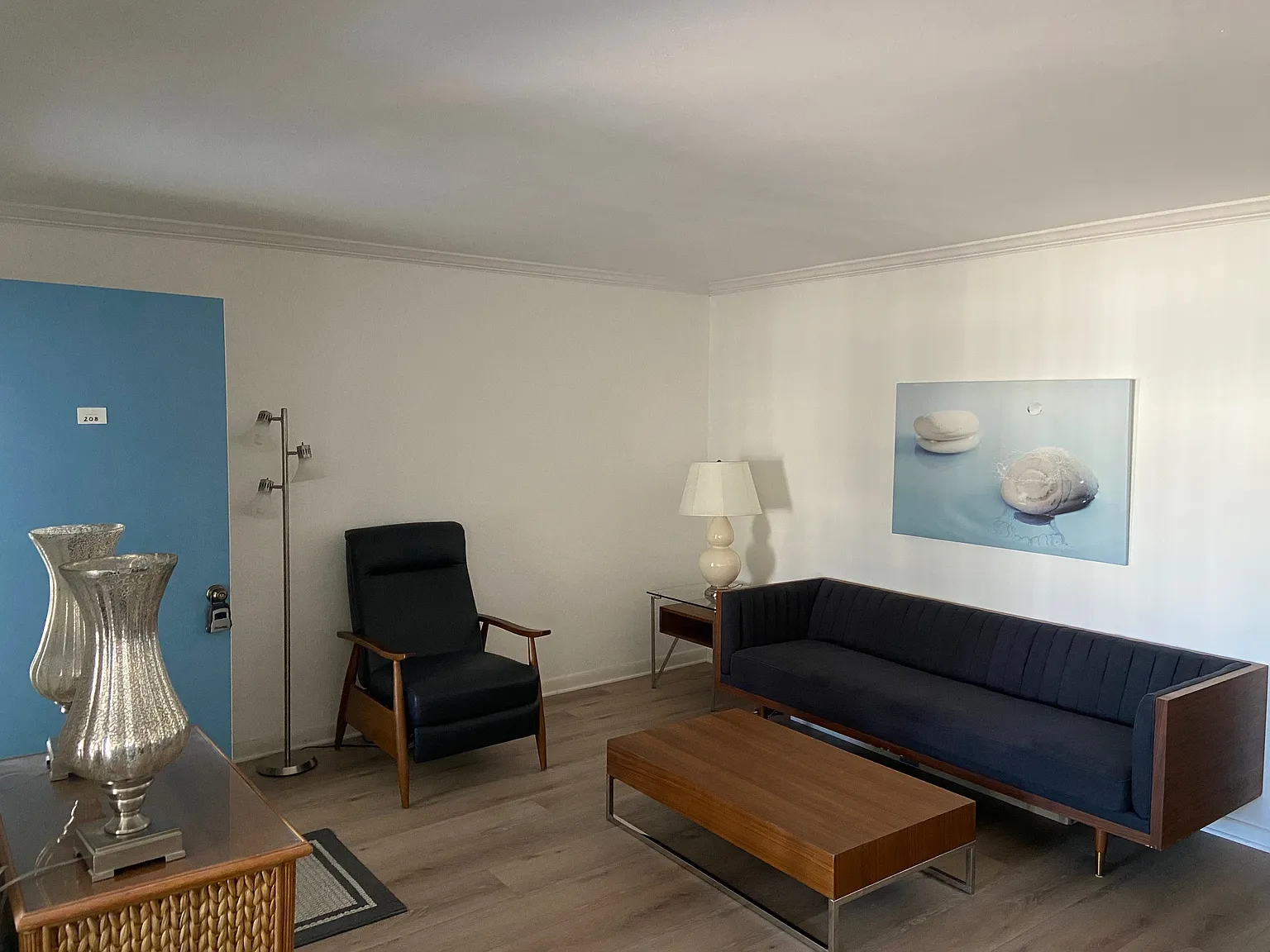 2 bed, 1200 sqft, $4,000 — Photo 3