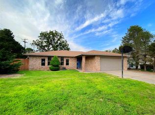 705 Broken Arrow Rd, Roswell, NM 88201