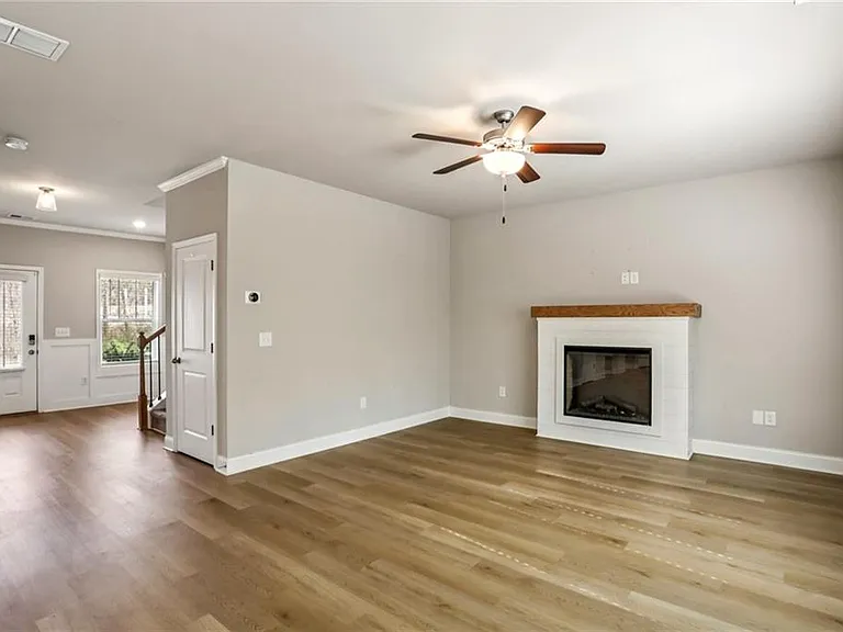 2099 Easterwood Ter — Photo 9