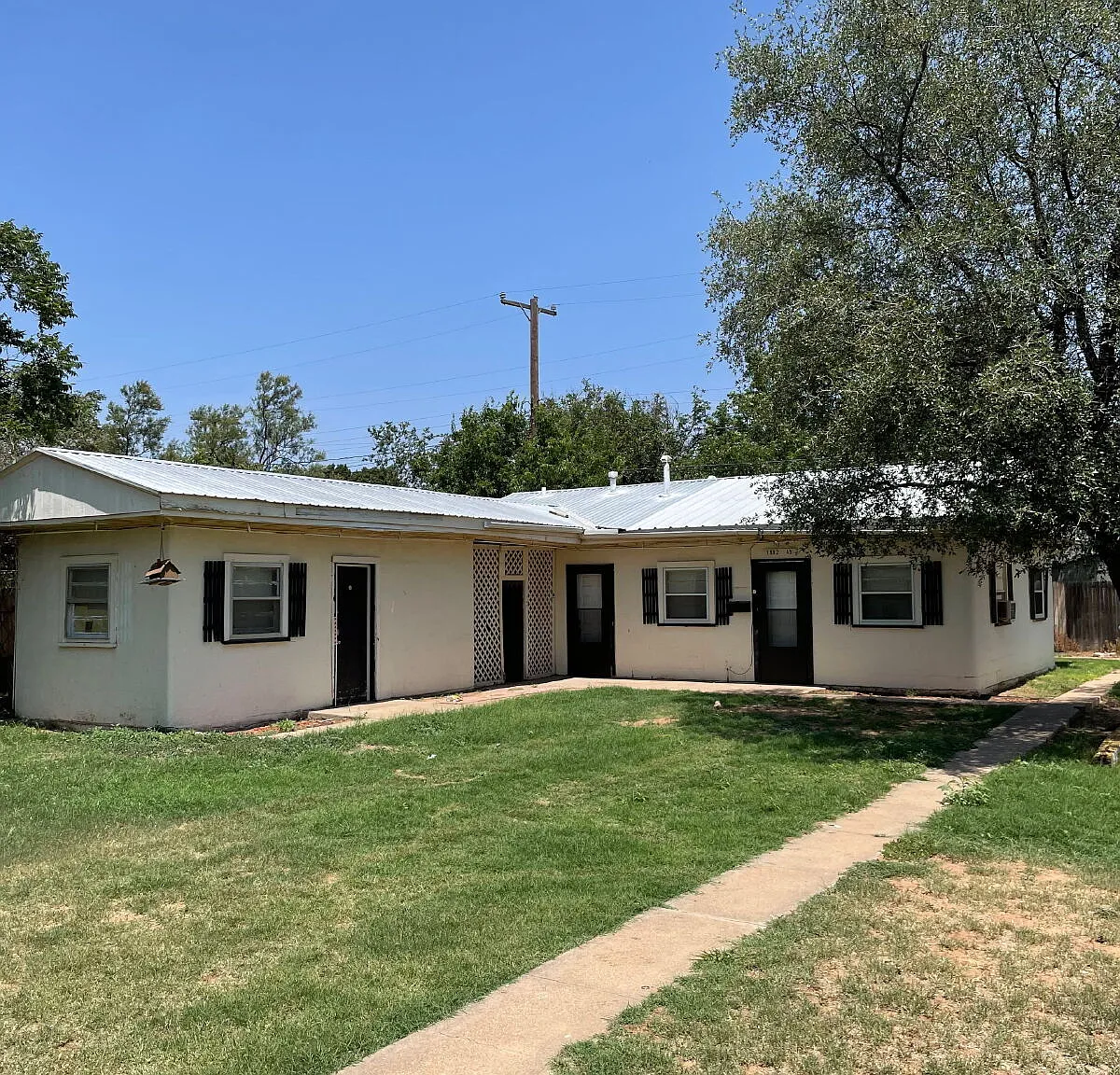 2 bed, 1.0 bath, 816 sqft, $775 — Photo 2