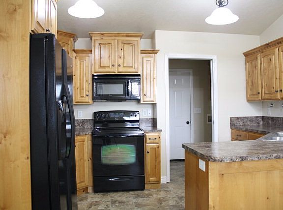 4th image of 252 Jill Dr