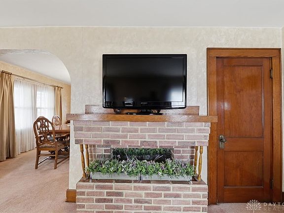 5th image of 306 N Bechtle Ave