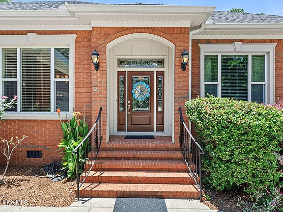 3rd image of 363 Gardenia Drive