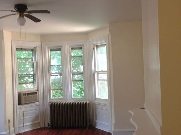 4th image of 3713 Lancaster Ave