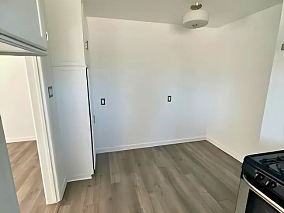 4th image of 2285 Earl Ave APT 08