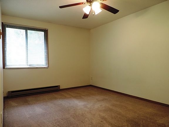 5th image of 906 Benton Dr APT 34