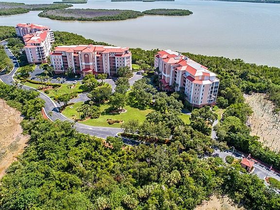5th image of 337 E Vintage Bay Dr #D-28