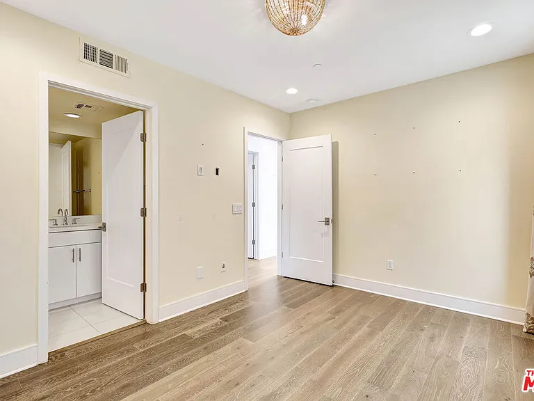 1414 1/2 N Stanley Ave — Photo 16