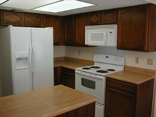 3rd image of 6130 WOODMOOR DR