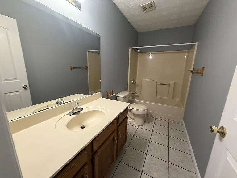 2510 Jones Blvd — Photo 10