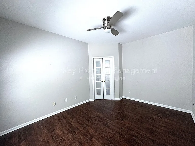 204 Straywhite Ave — Photo 6