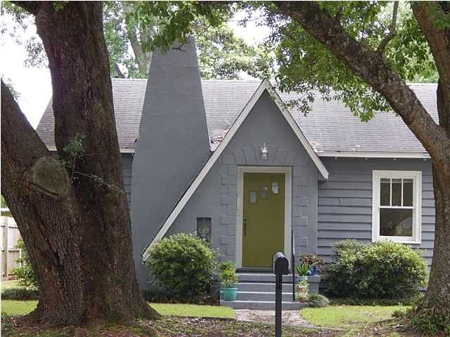 1st image of 61 Westwood St