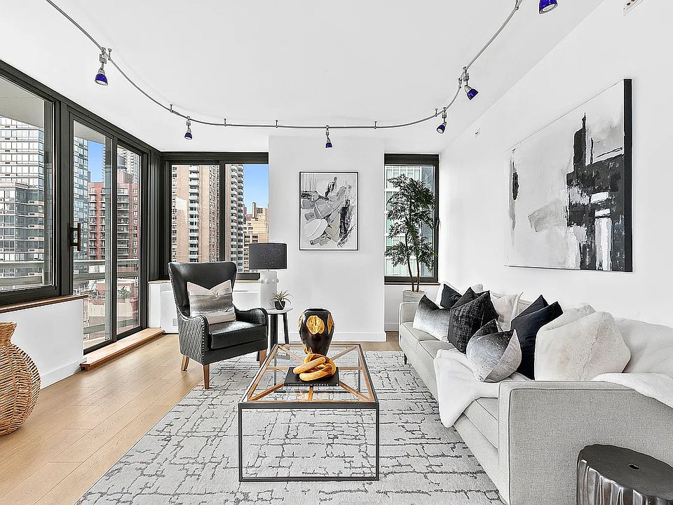 1st image of 300 E 85th St #1103/1104