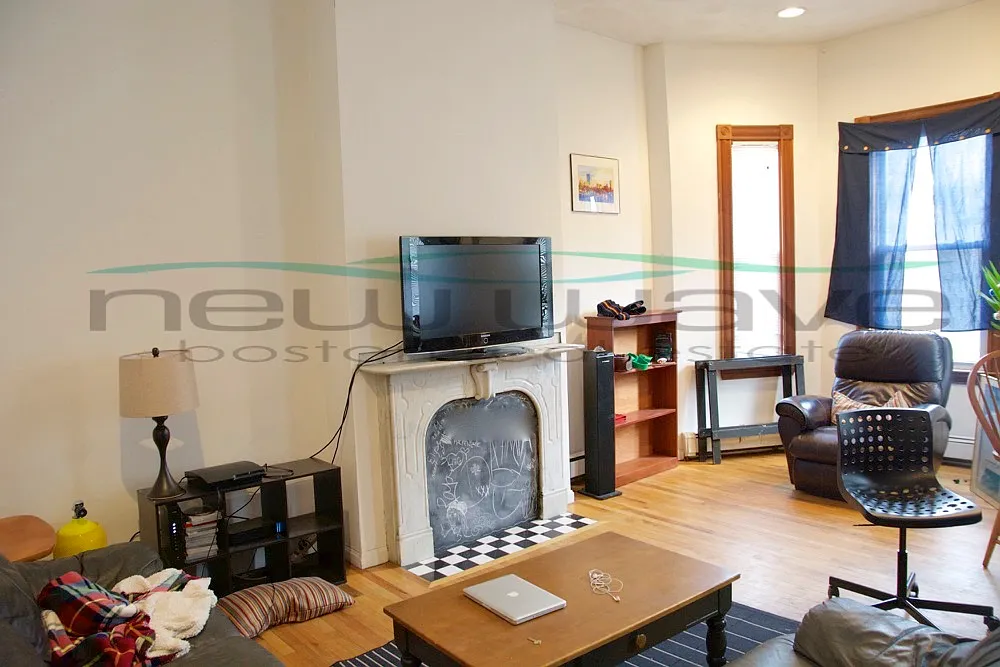4 bed, 9999 sqft, $7,000 — Photo 4