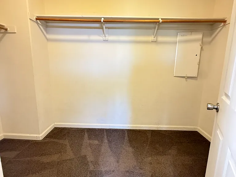 1372 Derby Ct — Photo 24