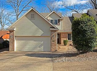 2214 Oakwood Ave, Bentonville, AR 72712
