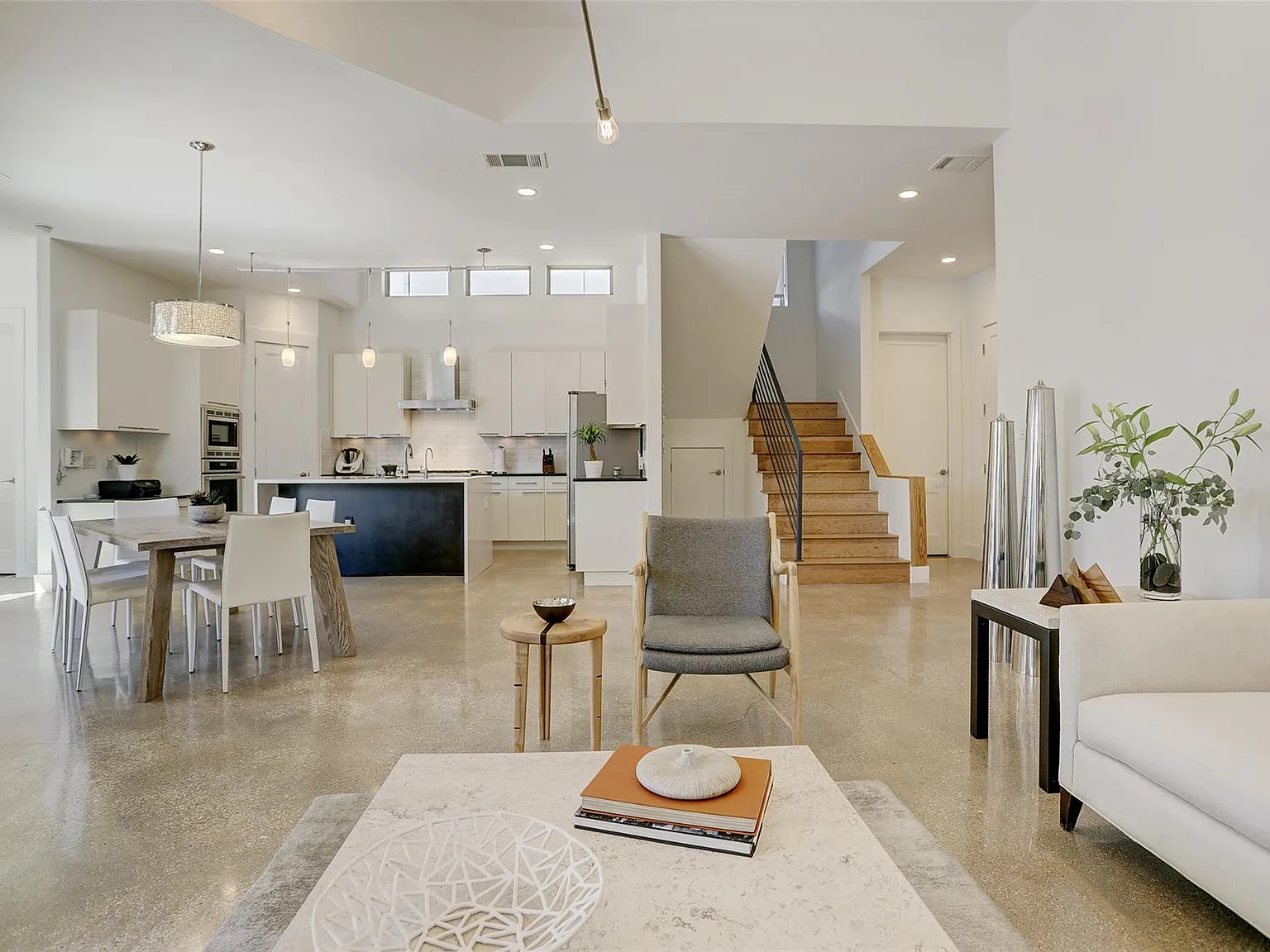 3 bed, 3.5 bath, 2543 sqft, $14,500 — Photo 4