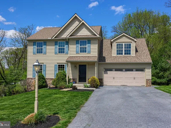 13 Garland Ln, Ephrata, PA 17522