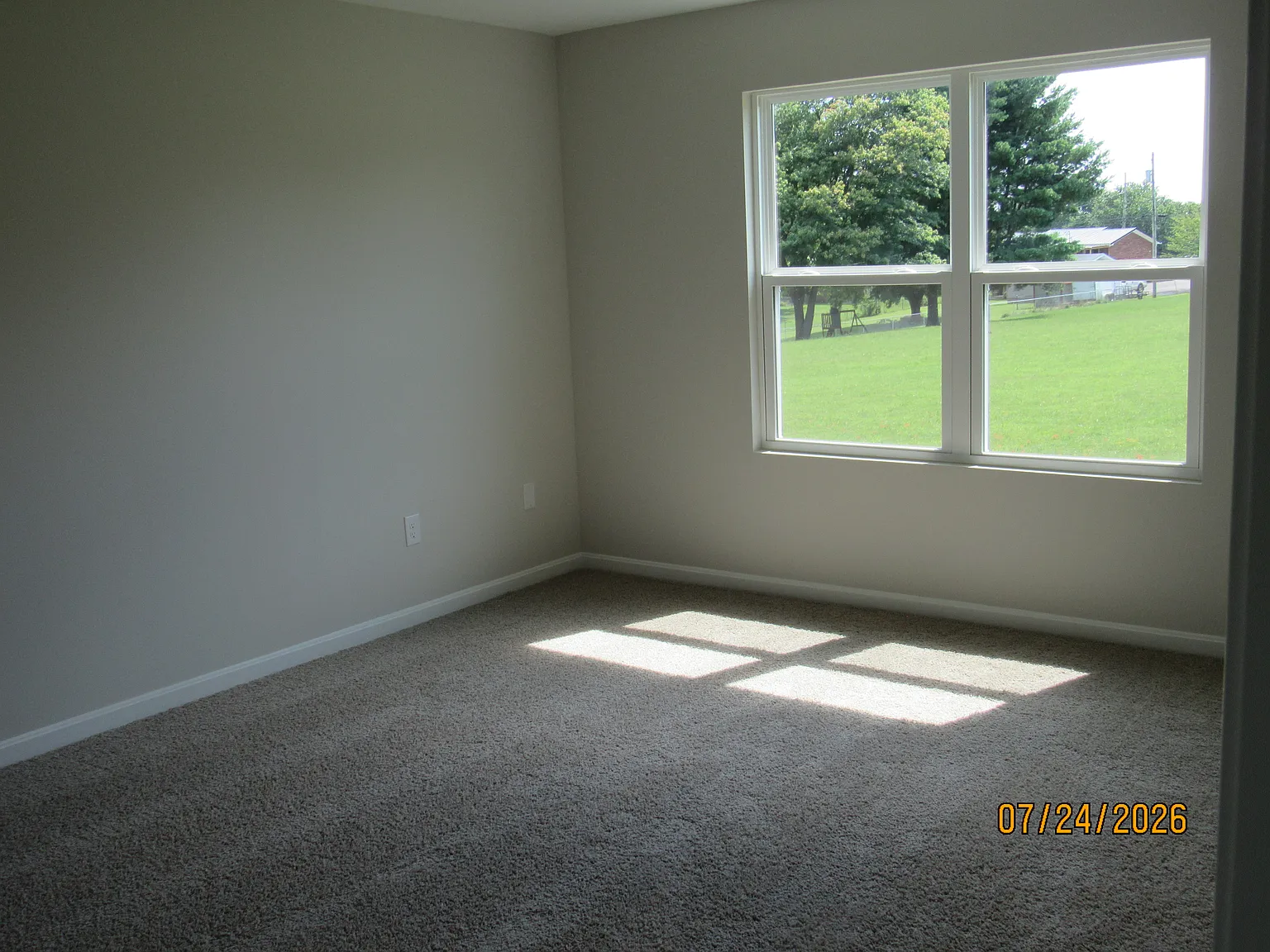 3 bed, 2.5 bath, 1818 sqft, $2,300 — Photo 4