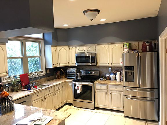 2nd image of 10203 Aspen Willow Dr