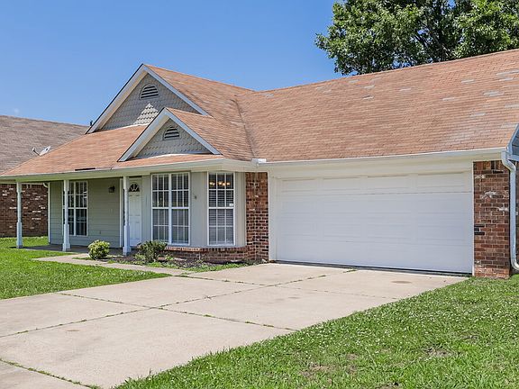 3rd image of 1104 Parkview Cir N