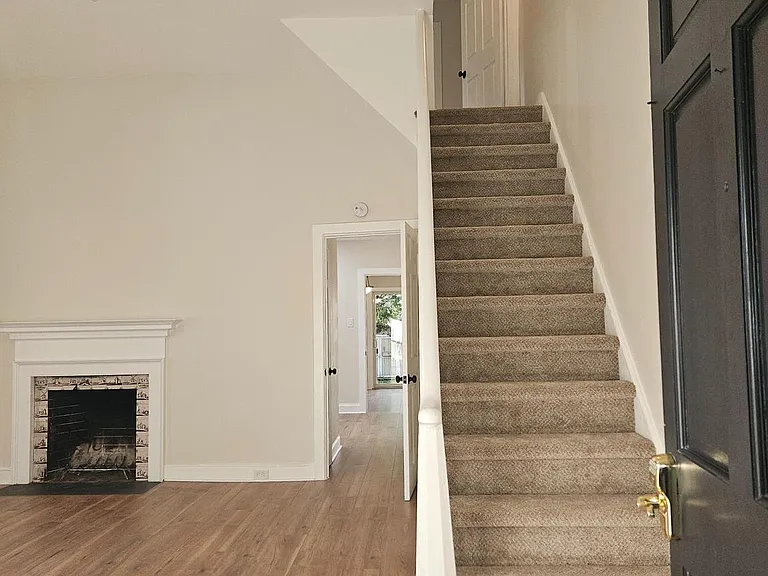 115 E 2nd St — Photo 11