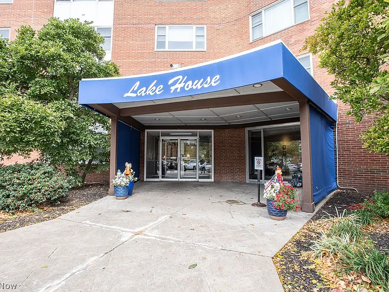 11850 Edgewater Dr #701 — Photo 2
