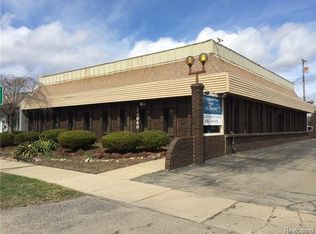 24060 W 10 Mile Rd, Southfield, MI 48033