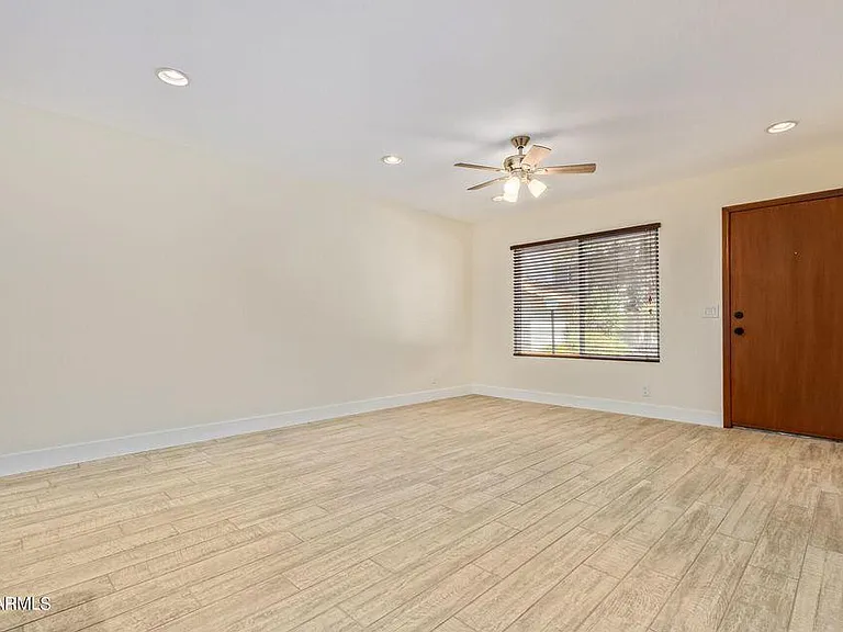 1037 N 84th Pl — Photo 2
