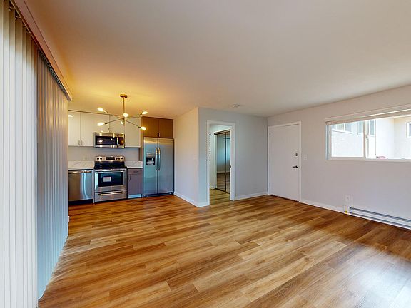 2nd image of 407 N Broadway Ave #10
