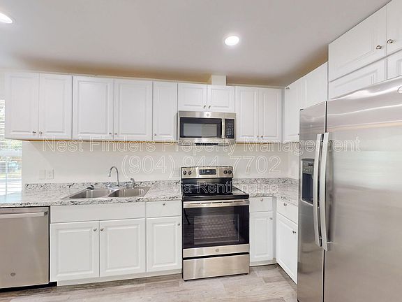 4th image of 2220 Flesher Ave