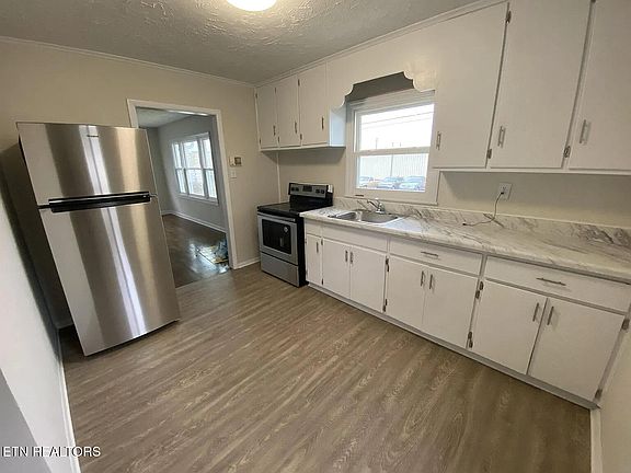 3rd image of 239 Radford Pl