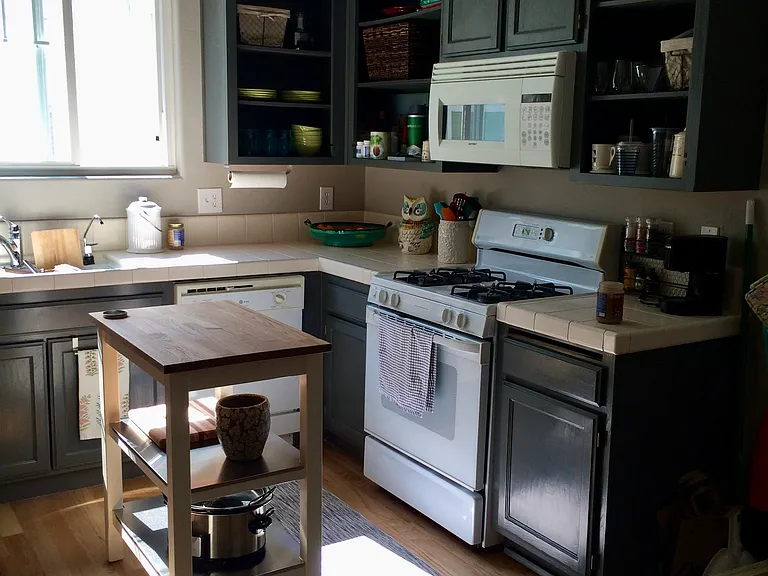 Match Point Ave — Photo 2