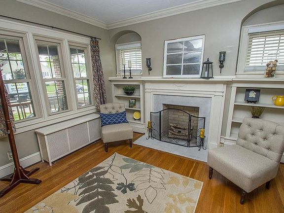 5th image of 16902 Dartmouth Ave