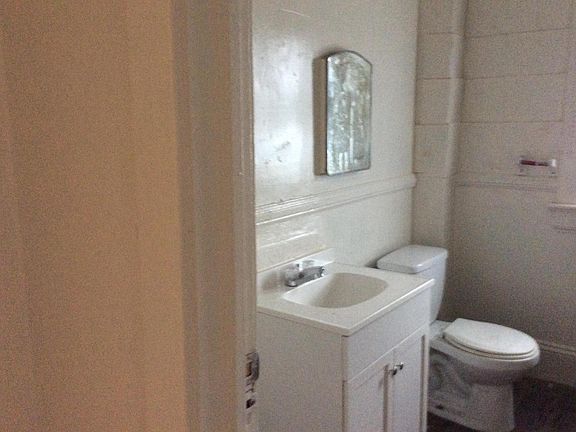4th image of 110 S Tillery St