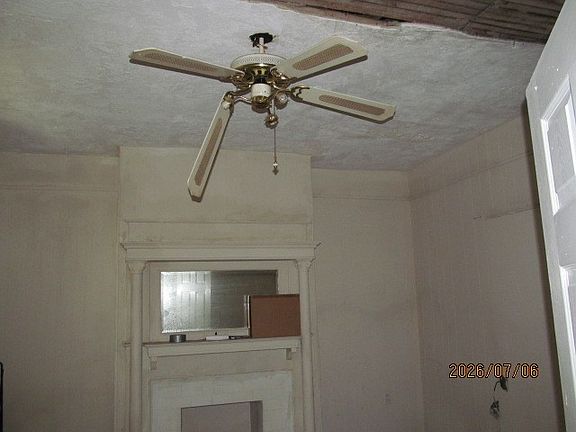 4th image of 69 Pasadena St