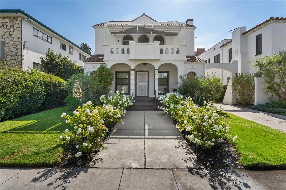 2 bed, 1.5 bath, 1300 sqft, $4,595 — Photo 1