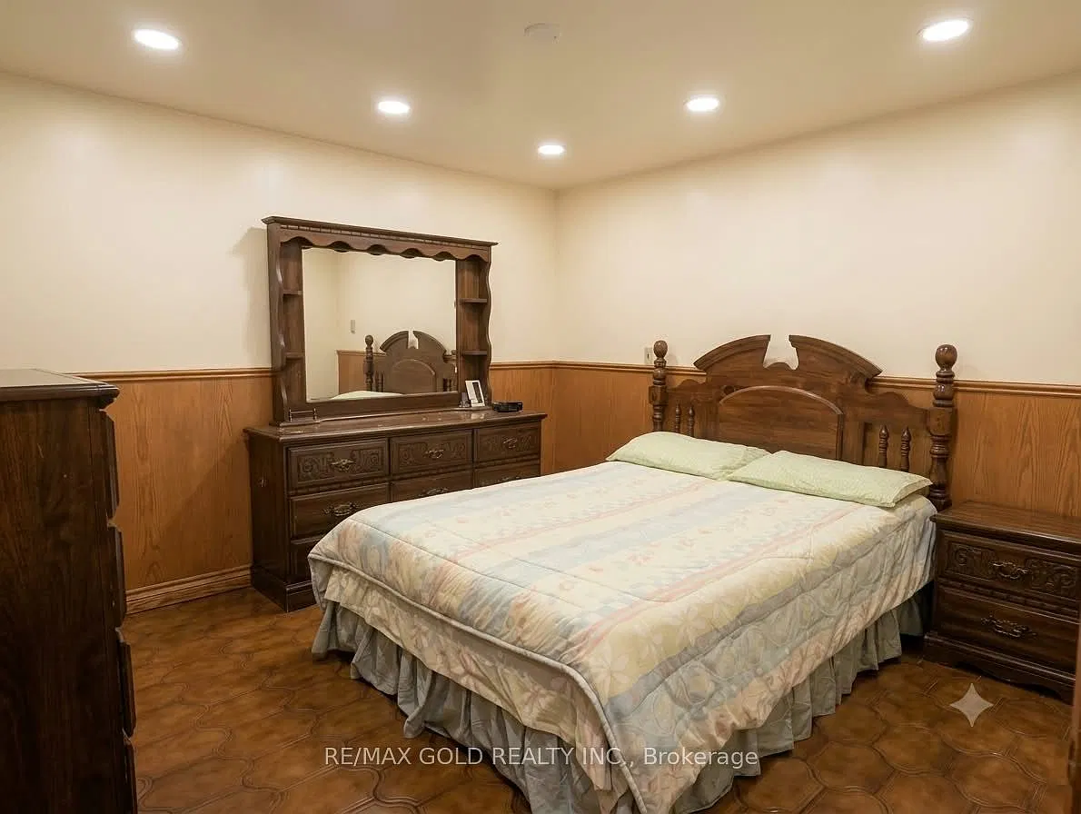 2 bed, $1,800 — Photo 3